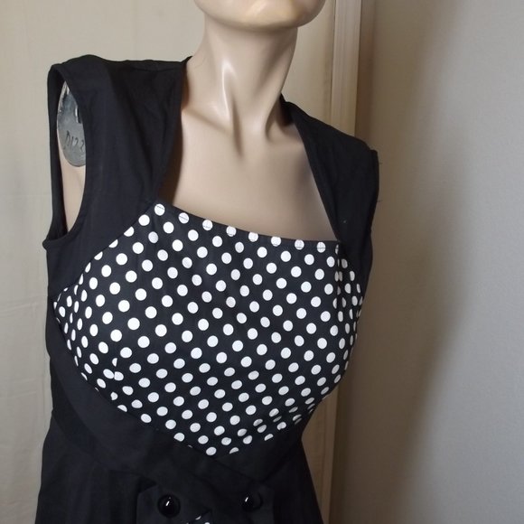 Weekend Dress - Picture 2 of 6